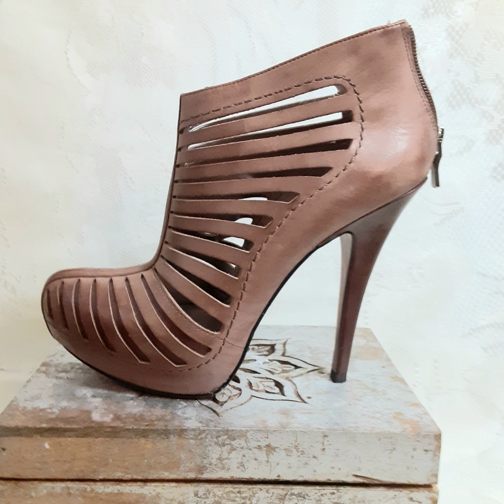 BCBGeneration Tobacco Eddah bootie